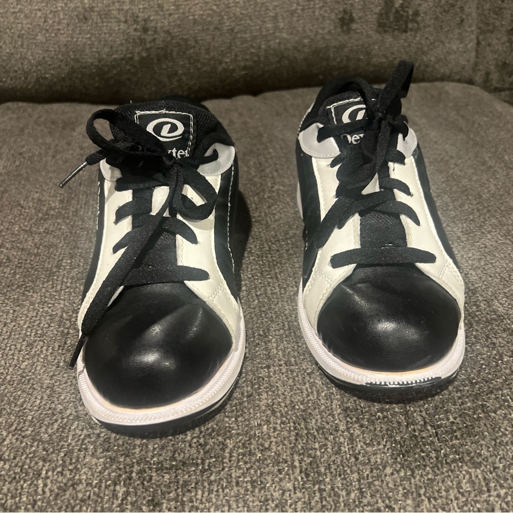 Dexter Black and White Athletic Bowling Shoes